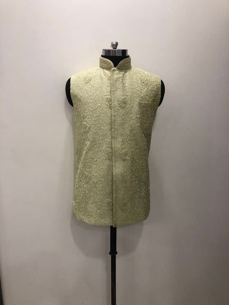 Sizes 36,38,40,42,44,46,48,50,52,54 Colors can be customized Drop a message in personalization box to change the color Luxury Men's Silk Nehru Jacket, Luxury Designer Nehru Jacket, Luxury Off-white Nehru Jacket For Men, Nehru Jacket For Men, Mens Wear Wedding, Collar Accessory, Nehru Jacket, Indian Wedding Wear, Kurta Pajama