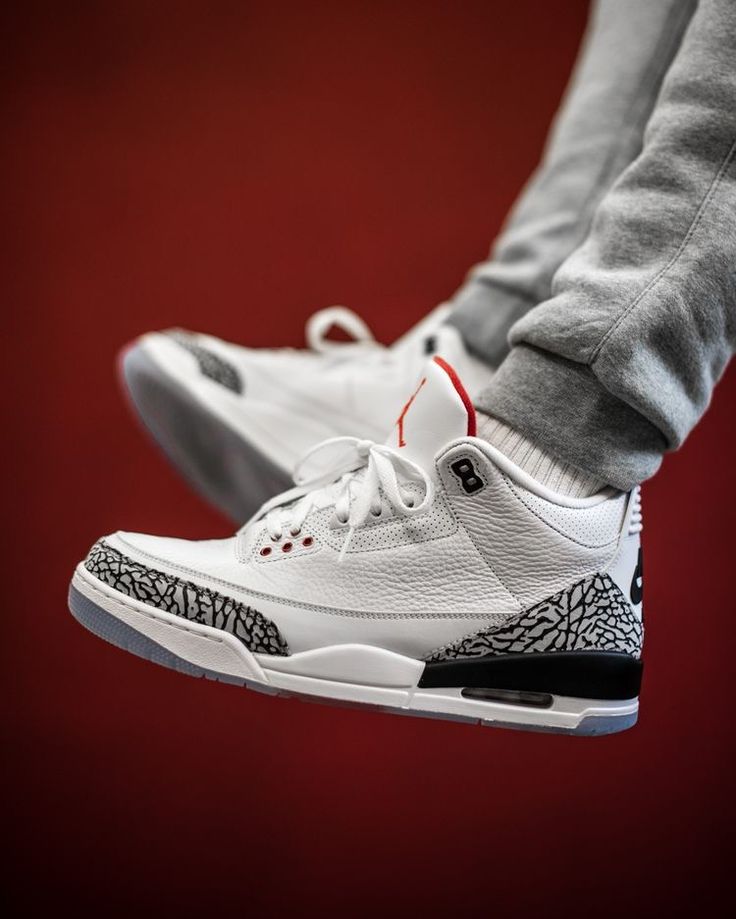 White Cement 3, Air Jordan 3 White Cement, Jordan 3 Cement, Jordan 3 White Cement, Dunk Contest, Nike Air Jordan Shoes, Nike Kicks, Jordan Shoes Retro, Kicks Shoes