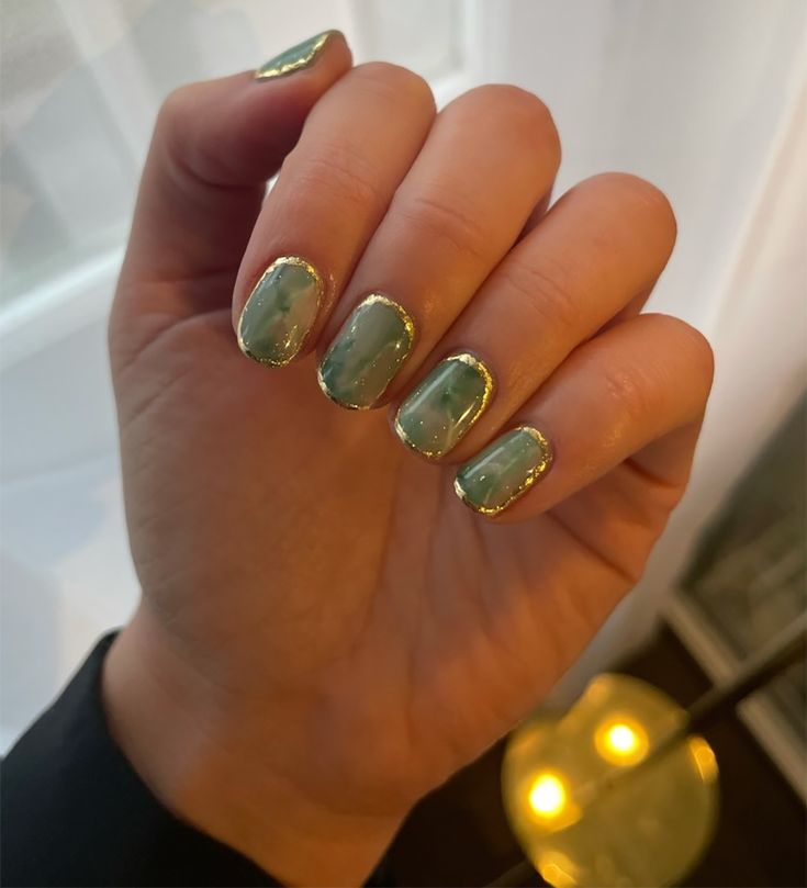 Jade Nails Designs Short, Jade Short Nails, Diy Jade Nails, Jade Green Gel Nails, Jade Colored Nails, Nail Green Gold, Gemstone Inspired Nails, Jade Chrome Nails, Jade Gel Nails