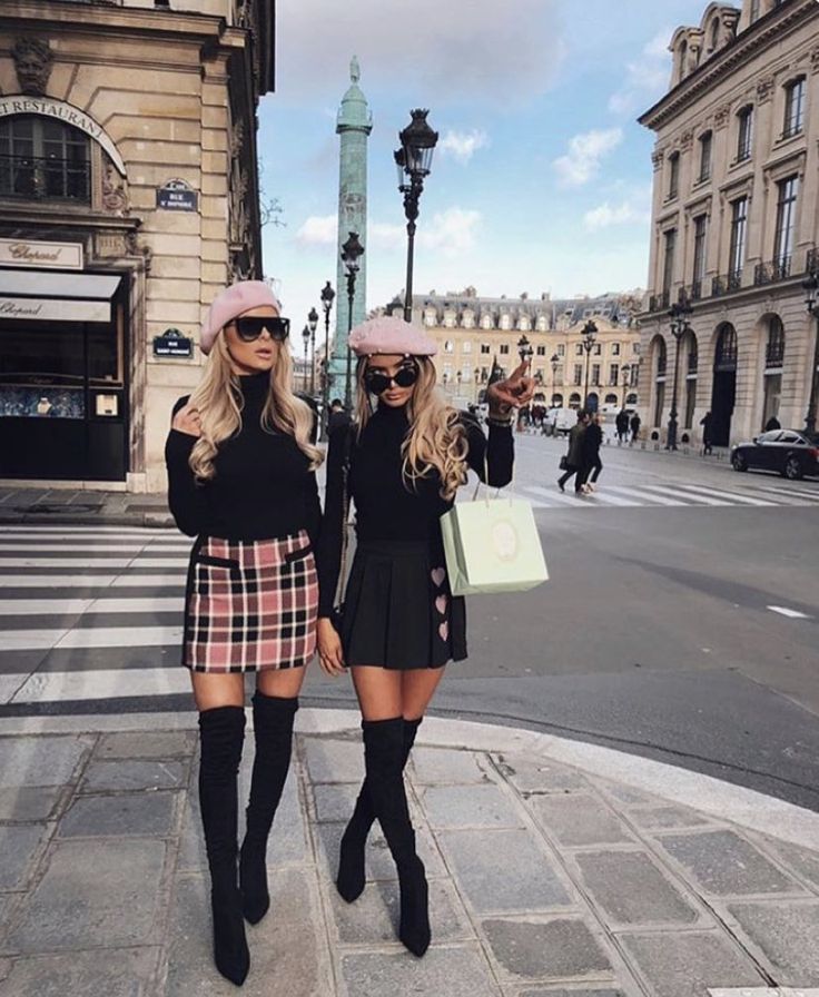 - on Twitter: "be in paris with your best friend 👭… " Paris Outfit Ideas, Dress Like A Parisian, Paris Winter, Mode Chanel, Europe Outfits, Paris Mode, Moda Paris, Paris Outfits, Parisian Chic