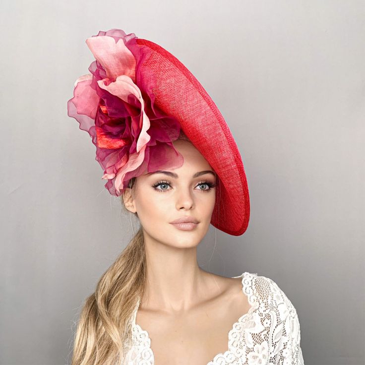 Luxury Elegant Red Costume Hats And Headpieces, Red Ascot, Ascot Horse Racing, Best Dressed Award, Race Day Hats, Red Fascinator, Fascinator Wedding, Horse Races, Royal Ascot Hats