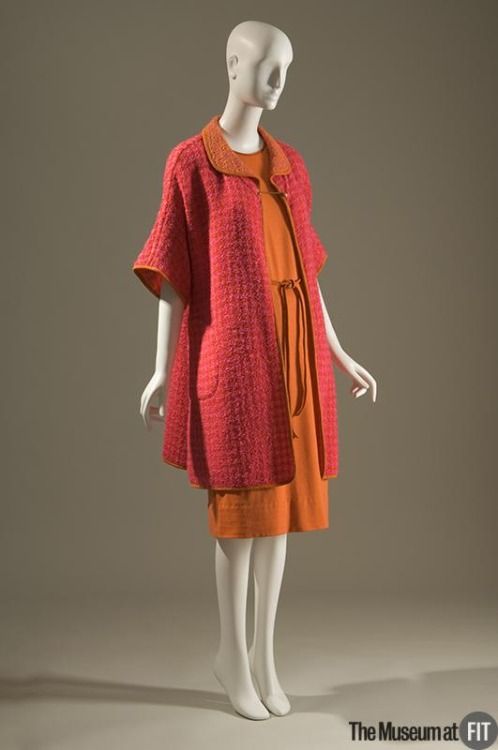 Ensemble Bonnie Cashin, 1964 The Museum at FIT Tweed Outfit Women, Fat Person, Vintage Fashion 1960s, 1960 Fashion, 1960s Outfits, 1960's Fashion, Bonnie Cashin, Boucle Coat, Fashion 1960s