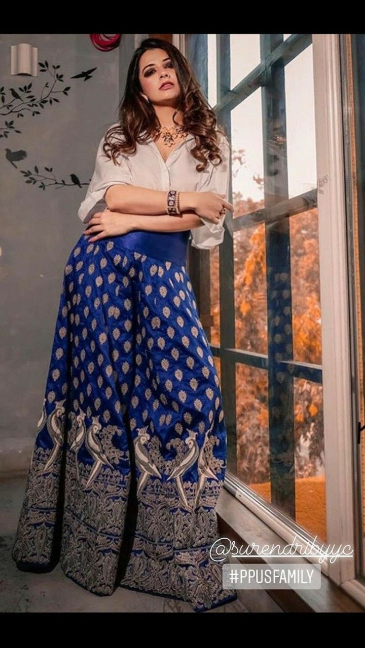 Long Skirt With Shirt, Sharara Pants, Mehendi Outfits, Long Skirt Fashion, Long Skirt Outfits, Long Kurti Designs, Lehenga Skirt, Indian Gowns Dresses, Indian Gowns