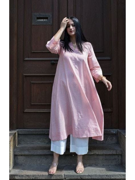 Round Kurta Designs, Casual Indian Kurtis, Cotton Round Kurti Designs, Cotton Suits For College, Everyday Kurta Outfits, New Style Kurti Design 2024, Jorjet Suit Design New, Frock Type Kurti Designs, India Casual Outfit