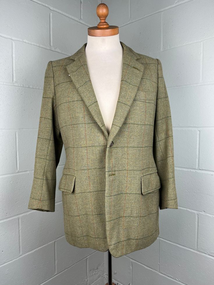 "Vintage Wool Jacket in Green Check \"Vincents of Savile Row\" Approximate measurements when laid flat- Shoulder to shoulder: 16.5\"/42cm Chest: 20.5\"/52cm Sleeve: 24\"/61cm Length: 31.5\"/80cm" Vintage Winter Outerwear With Suit Collar, Vintage Suit Collar Outerwear For Winter, Vintage Outerwear With Suit Collar For Winter, Vintage Fall Outerwear With Suit Collar, Vintage Outerwear With Suit Collar For Fall, Vintage Single-breasted Outerwear With Suit Collar, Vintage Single Breasted Outerwear With Suit Collar, Mens Wool Coats, Ralph Lauren Jacket