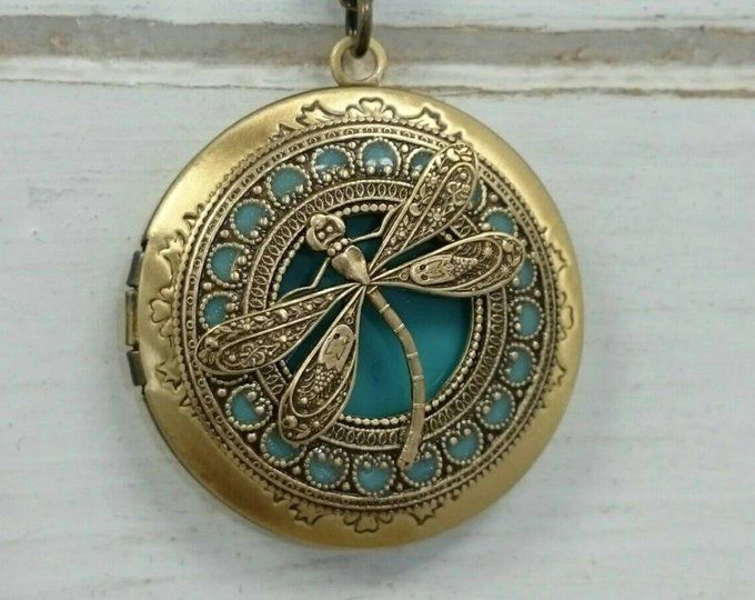 Dragonfly Locket, Trendy Birthday Gifts, Book Locket Necklace, Diamond Infinity Necklace, Daughter Wedding Gifts, Gifts For Mom From Daughter, Locket Necklace Vintage, Birthday Sister, Diamond Bar Necklace