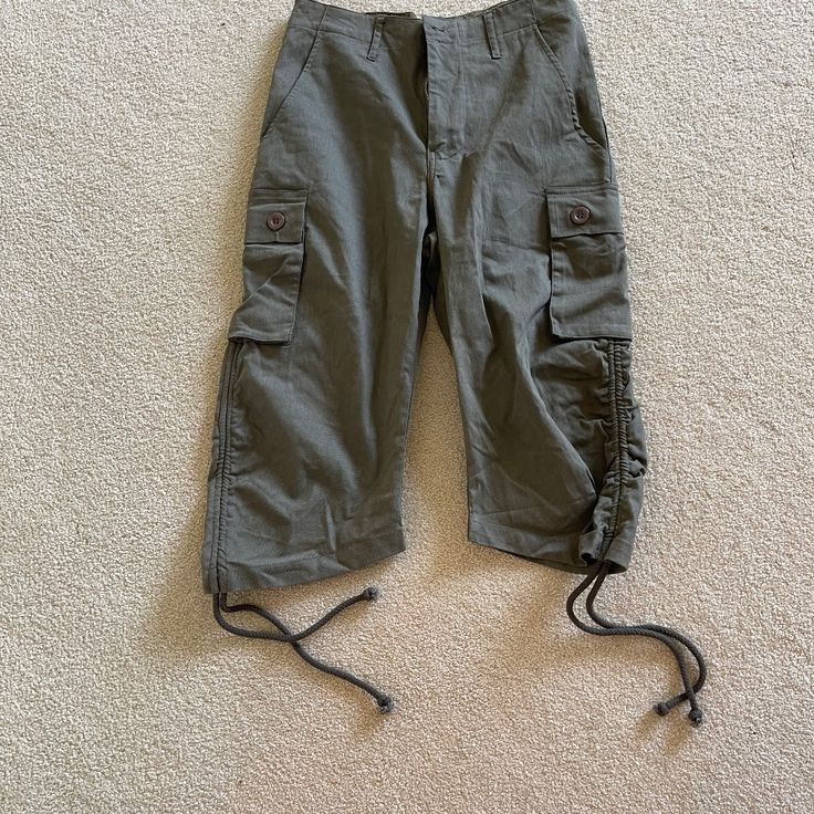 Women’s Cropped Cargo Pants. Vintage Spring Cargo Pants With Cargo Pockets, Vintage Cargo Style Pants For Spring, Vintage Summer Cargo Pants With Cargo Pockets, Vintage Cargo Pants With Pockets For Summer, Vintage Cargo Style Bottoms For Spring, Vintage Wide Leg Cargo Pants For Summer, Vintage Summer Cargo Pants With Pockets, Vintage Cargo Style Spring Bottoms, Vintage Spring Cargo Style Bottoms