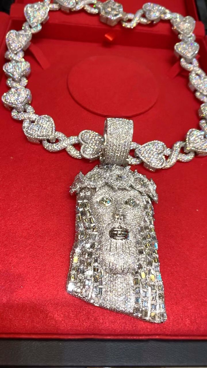 My JESUS Pieces are DIFFERENT ❤️ ��♾ !!! Pristine Jewelers NYC | Instagram Pristine Jewelers, Jesus Piece Chain, Opals Jewelry, Big Gold Chains, My Jesus, Jesus Piece, Fire Jewelry, Nyc Instagram, Rapper Jewelry