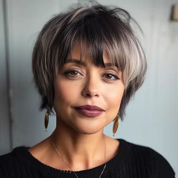 35 Easy Wash and Wear Haircuts for Women Over 60 Short Length Hairstyles Easy, Chin Length Layered Haircuts, Short Hair Styles With Bangs Easy, Wash And Wear Haircuts, Haircut Summer, Cute Hairstyle Ideas, Short Stacked Bob Haircuts, Chin Length Haircuts, Crop Haircut