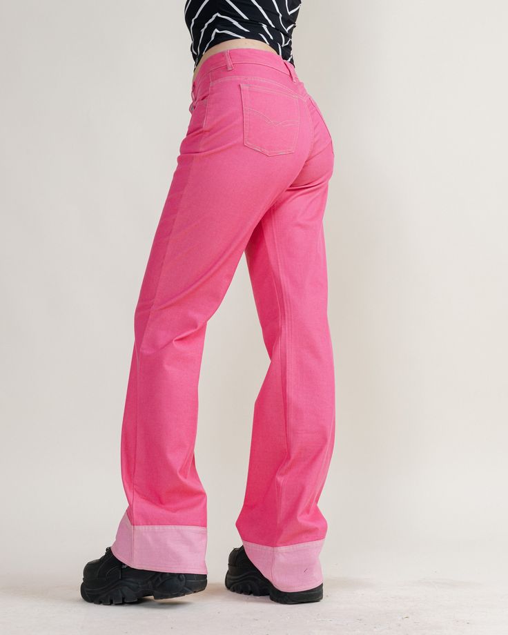 GORGEOUS CONTRAST CUFF DEADSTOCK PINK TROUSERS SIZE M (runs big) BY STONE ON LBL 42/33 MEASURED WAIST 15,2IN/, 35IN INSIDE LEG MADE IN SPAIN CEE ALGODON 59%, 2% LYCRA, 39% POLYESTER ONLY ONE AVAILABLE Model usually wears size M/EU38/UK10 trousers for biggest high street brands and is 168cm tall. Has quite slim legs and curvy hips (approx 98cm). Great deadstock condition (unworn vintage), keep in mind that it is vintage item and signs of natural wear/age might appear, might have small spot or dot due to storage. Labels that are in the pictures might not be where when you get parcel as you might get pair that didnt have full label. If you have any questions about item don't hesitate to message us.  When buying from HungerVintage you support small sustainable bussiness.  Thank you!  Orders ov Pink Full-length Cotton Jeans, Pink Full-length Jeans For Summer, Pink Full Length Jeans For Summer, Pink High-rise Pants For Summer, Pink High Rise Summer Pants, High Rise Pink Summer Pants, High Rise Pink Pants For Summer, Fitted Casual Pink Bottoms, Fitted Pink Casual Bottoms