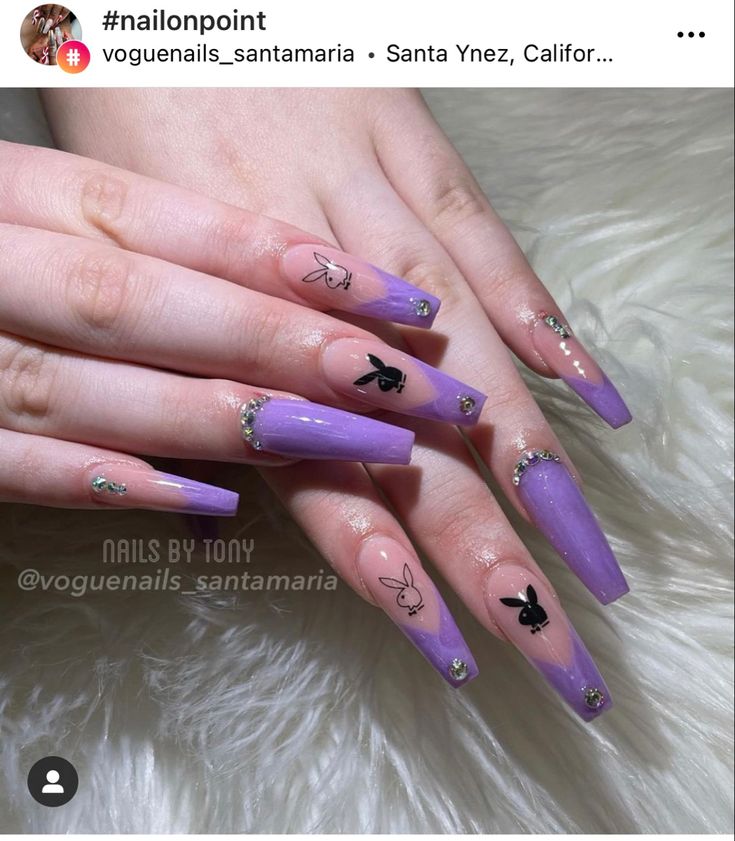 Purple Playboy 💜🐰 Purple Bunny Nails, Y2k Purple Nails, Play Boy Nails, Playboy Acrylic Nails, Purple Y2k Nails, Muffin Cat, Sweet 16 Nails, 16 Nails, Purple Nail Art Designs