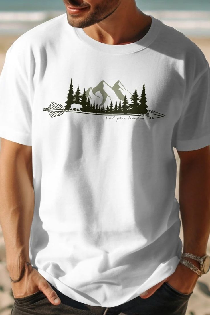 Mountain View Find Your Freedom T-shirt Vintage Arrow Bear in the Forest Graphic Tee Outdoor Nature Lover Gift Unisex Hiking Apparel - Etsy Canada Hiking Apparel, Forest Graphic, Vintage Arrow, Mountain Hiking, Hiking Outfit, Gifts For Nature Lovers, In The Forest, Trendy Tshirts, Mountain View