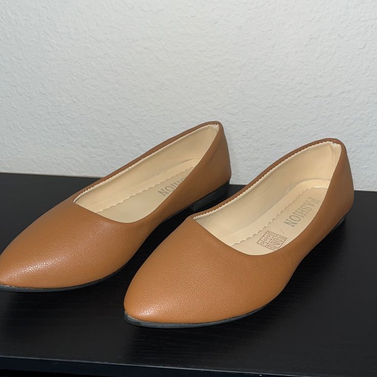 Women's Ladies Fashion Casual Solid Shoes Size 40 Color Camel Condition Preowned *** Converts To A Us 8.5 But Fits Like A 7.5 Questions? Leave A Comment Below. Tags: Flats, Shoes, Casual Brown Pointed Toe Ballet Flats For Fall, Brown Synthetic Flats For Fall, Casual Brown Pointed Toe Flats For Spring, Casual Brown Ballet Flats, Brown Medium Width Flats For Fall, White Leather Booties, Ladies Fashion Casual, Blue Ballet Flats, Christian Louboutin Pigalle Follies