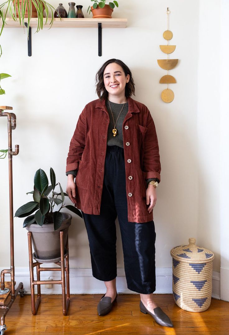 Business Casual Hipster, Simple Colorful Outfit Ideas, Plus Size Comfortable Work Outfits, Teacher Ootd Plus Size, Button Up And Leggings Outfit, Cozy Nonbinary Outfits, Early Fall Outfits Late Summer Plus Size, Teacher Fashion Winter, Plus Size Artist Fashion