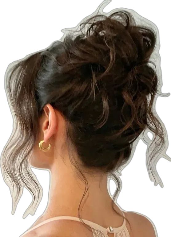 Messy wavy bun wedding hairstyle Loose Bun Hairstyles, Side Chignon, Pumpkin Spice Hair, Loose French Braids, Braided Chignon, High Bun Hairstyles, Loose Buns, Fall Wedding Hairstyles, Curly Bun