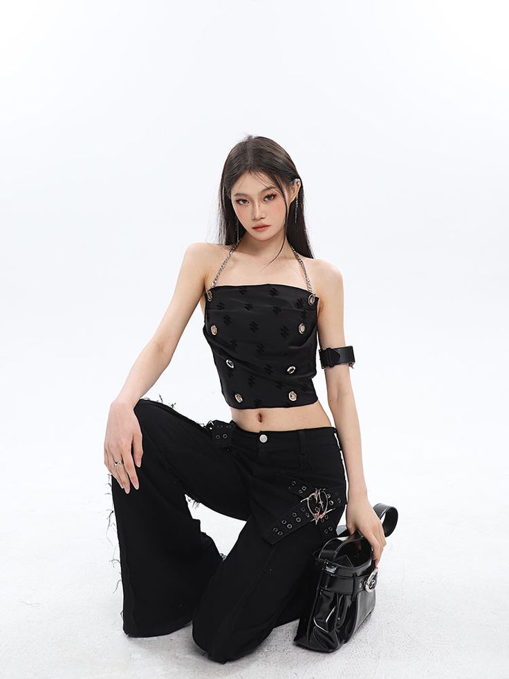 size Clothing length Bust S 25 76 M 26 80 L 27 84 Size: S M LColor classification: BlackYear Season: Summer 2023Style: halter neckMaterial composition: Other materials Strap Crop Top, Halter Strap, Black Chain, Runway Models, Stage Outfits, Cropped Top, Black Color, Composition, Solid Color