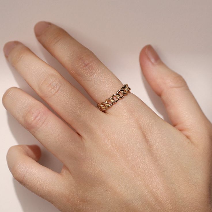 Gold Ring, 14k Solid Gold Ring, Gold Chain Shape Rings, 14K Solid Gold Chain Ring, Chain Link Ring, Eternity Chain Ring ≫ Product Details ◈ Handmade / Handcrafted Fine Jewelry ◈ Ring Width: 4.75mm ◈ Metal: 14K Solid Gold (18K also available - Additional fees may apply) ◈ Gold Color: White Gold, Rose Gold, Yellow Gold ◈ Ring Sizes: 2.5-9 ≫ Please read our FAQ below for more detail. 14k Gold Link Chain Ring, Classic Gold Chain Rings As Gifts, Classic Gold Chain Rings For Gifts, Classic Rings With Gold Chain For Gift, 14k Gold Oval Link Rings, Fine Jewelry, Minimalist 14k Gold Link Chain Ring, Classic 14k Gold Chain Ring With Oval Link, Classic 14k Gold Oval Link Chain Ring, Gold Tarnish-resistant Chain Ring