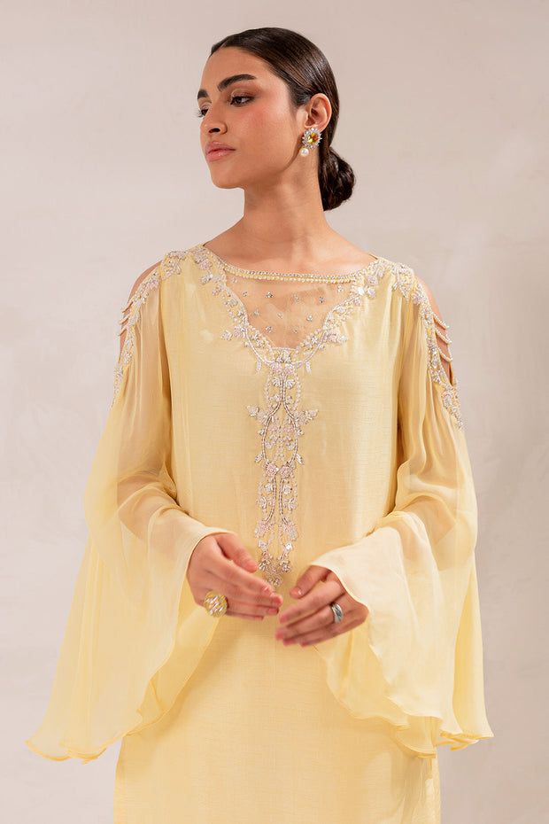 Pakistani Dresses Simple, Yellow Pakistani Dress, Ammara Khan, Floral Dupatta, Eid Dress, Dress Event, Designer Punjabi Suits, Beautiful Pakistani Dresses, Eid Dresses