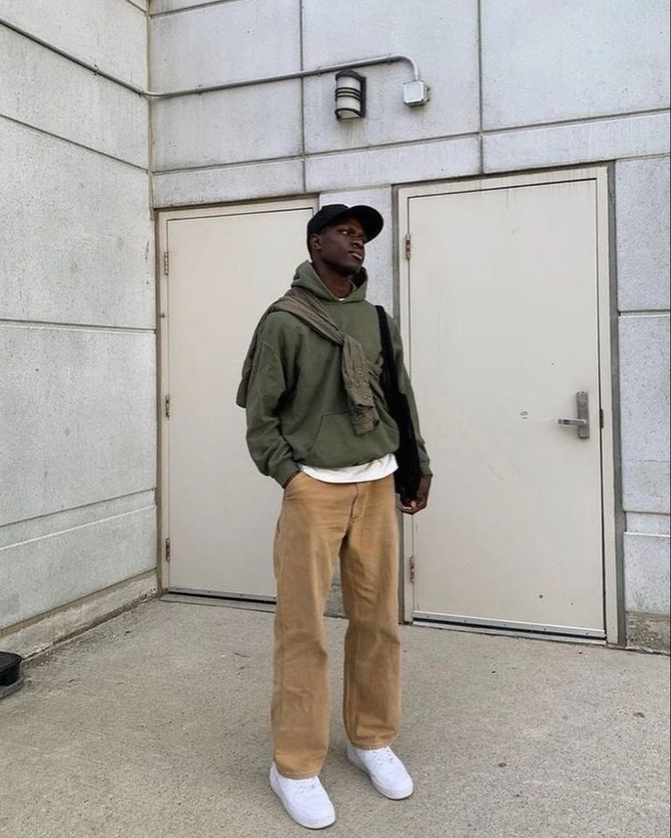 #streetwear Men’s Cargo Pants Outfit, Cargo Pants Outfit Men Streetwear, Cargo Outfit Men, Beige Cargo Pants Outfit, Brown Cargo Pants Outfit, Chinos Men Outfit, Green Cargo Pants Outfit, Brown Pants Men, Cargo Pants Outfit Men