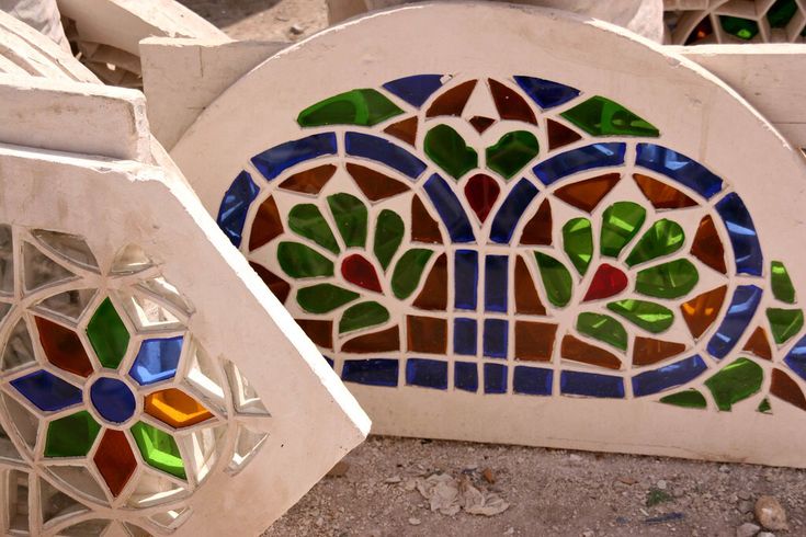 Yemen Yemen Pattern, Yemeni Architecture, Yemen Coffee, Cube Project, Cultural Patterns, Yemen, Tile Art, Stained Glass Windows, Pottery Vase