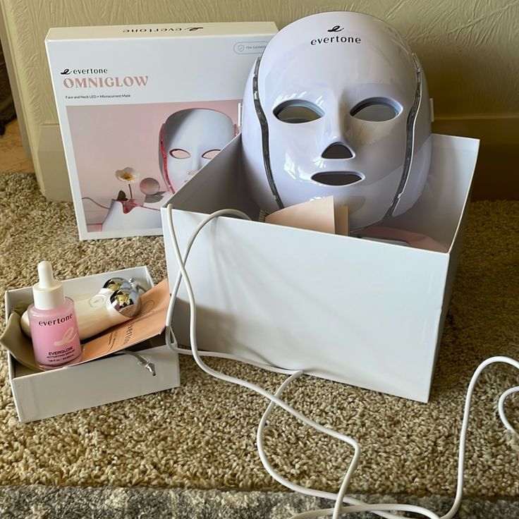 Almost New- Used 2x. I Find I Just Use My Wand More And Need The Space. Skincare Tools, Skin Care Women, Esthetician, The Space, Holding Hands, Hold On, Color White, Mask, Led