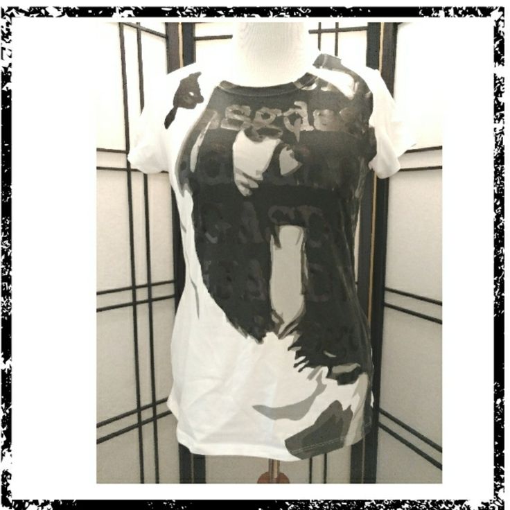 Kenneth Cole New York Woman's Face T-Shirt. Shirt Is New Without Tags. Fitted White T-shirt With Graphic Design, Tan Fitted Graphic Print T-shirt, Fitted Tan Graphic Print T-shirt, Fitted Tan T-shirt With Graphic Print, White Fitted Graphic Design T-shirt, Fitted White Graphic T-shirt, Edgy White T-shirt For Summer, Edgy White Cotton Top, Edgy White Relaxed Fit Tops