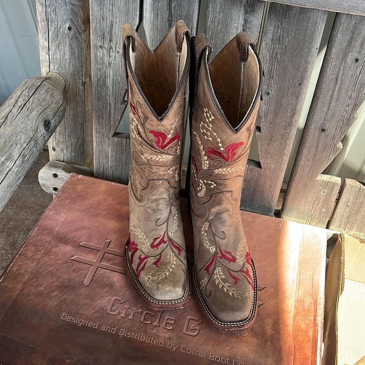 Great Boots! Real Leather! These Are New, They Have Been Tried On But Not Worn Outside. Circle G Is A Company By Corral. **Please Note, One Boot Is Lighter Leather Than The Other.** Brown Boots For Ranch In Spring, Casual Ranch Boots With Closed Toe, Country Style Leather Boots For Spring, Casual Closed Toe Boots For Ranch, Casual Mid-calf Boots For Ranch, Brown Snip Toe Mid-calf Boots For Ranch, Spring Moto Boots With Round Toe For Ranch, Spring Moto Boots For Ranch With Round Toe, Brown Snip Toe Mid-calf Boots