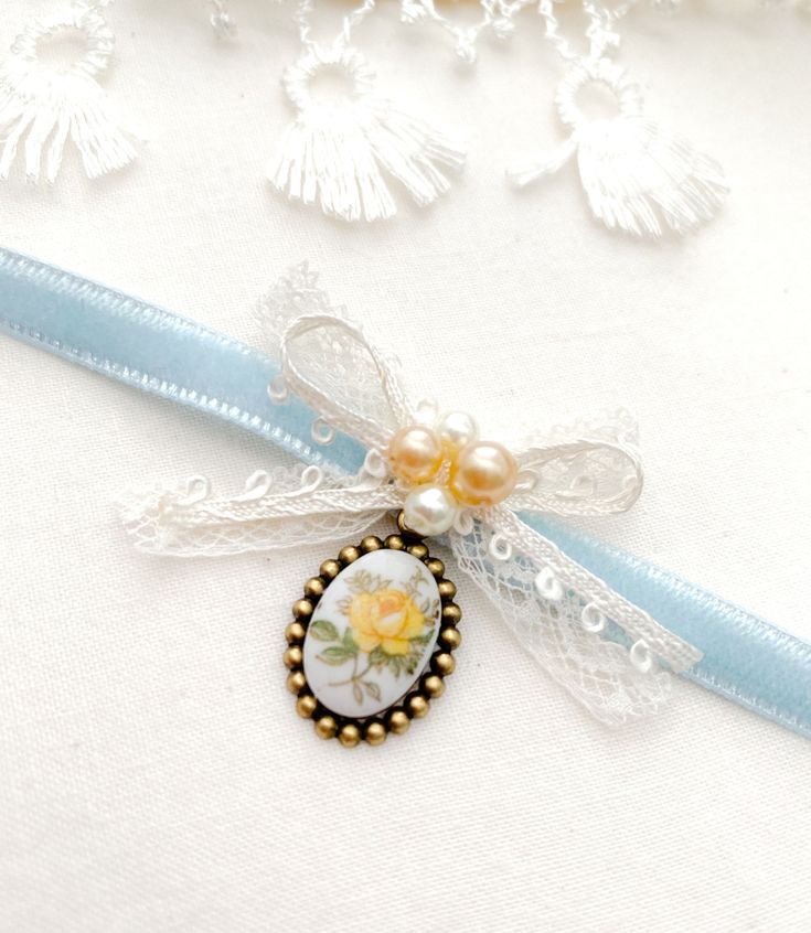 Vintage Ribbon Choker As A Gift, Vintage Ribbon Choker As Gift, Pretty Choker Necklace, Bridgerton Jewelry, Jewelry Cottagecore, Cameo Choker Necklace, Blue Choker Necklace, Rose Gold Ribbon, Fabric Flower Pins