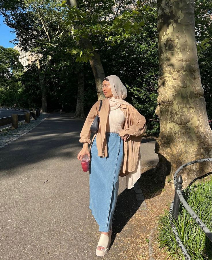 Denim Skirt With Hijab, Skirt Outfits Summer Hijab, Summer Hijab Outfits Skirts, Long Jeans Skirt Outfit Hijab, Denim Skirt Outfit Hijab, Jeans Skirt Outfit Hijab, Skirt Outfits Hijab, Long Denim Skirt Outfit, Blue Skirt Outfits