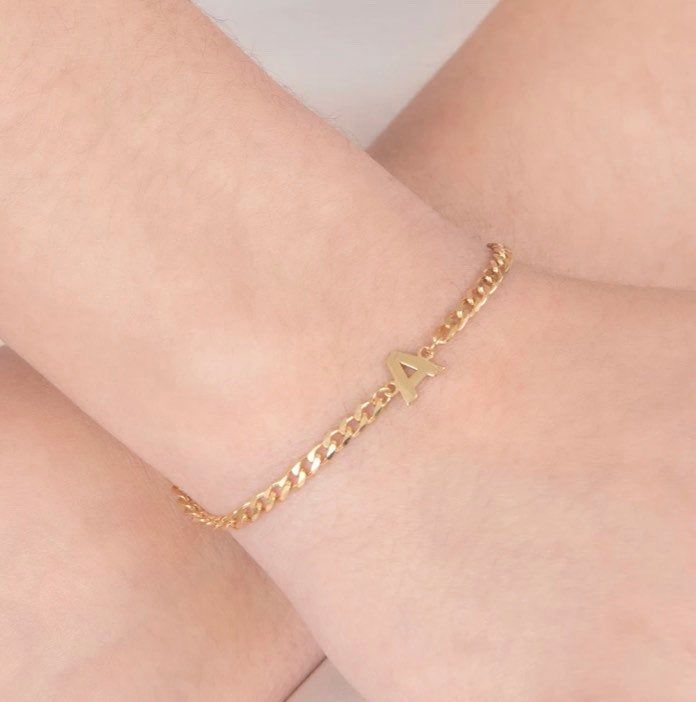 "NEW NEW NEW Customized initial bracelet on a cute curb link chain Available in silver and gold! Perfect gift for anyone!! This bracelet is: -sterling silver -14K gold plated -stamped 925 -7.25\"+0.75\" extension **In the \"letter to seller\" section please include your email address** Free shipping in the US!! If you have questions please don't hesitate to ask. Happy shopping!!" Diamond Cufflink, Charm Choker Necklace, Bracelet Initial, Family Necklace, Initial Bracelet, Custom Initials, Charm Rings, Cute Necklace, Cuban Link Chain