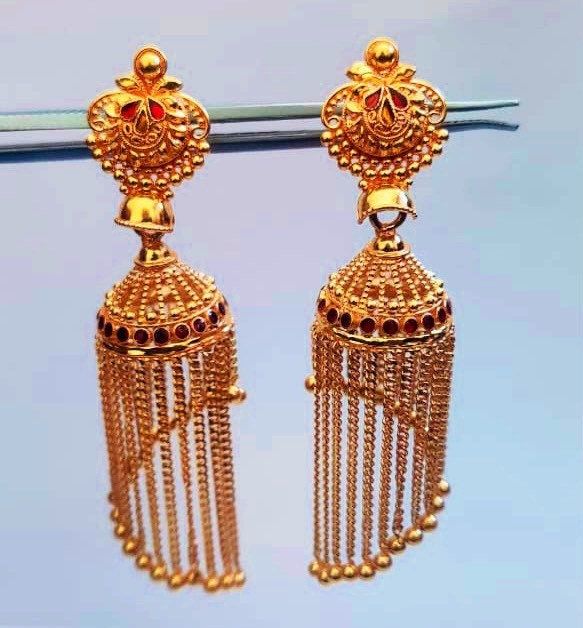 22k Gold Jhumkas-Indian Gold Jhumka-Solid Gold Jhumka-Indian Karigari Gold Jhumka-Dangling Gold Chain jhumkas-Solid Gold Earrings This is beautifully handcrafted design of Dangling Gold Jhumkas in 22k Solid Gold which is designed with Solid Gold dangling Chains that gives it the classy and eye catchy look ! PRODUCT SPECIFICATIONS: Material: 22k Solid Gold Weight : 16.50 approx Customer Satisfaction is our utmost priority, feel free to have any query, would love to hear from you ! Jai Shree Shyam Luxury 22k Gold Elegant Chandbalis, Temple Jewelry Tilla Jhumkas, Temple Style Dangle Jhumkas, Luxury 22k Gold Traditional Chandbalis, 22k Gold Jhumkas With Latkans For Wedding, Wedding 22k Gold Jhumkas With Latkans, 22k Gold Dangle Jhumkas For Festive Occasions, 22k Gold Chandbali Bridal Earrings With Latkans, 22k Gold Chandbali Danglers With Latkans