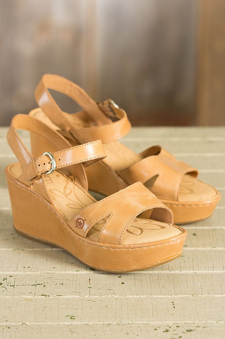 so cute! these wedge sandals are so great, wonderfully comfortable, and healthy for your feet! Classic Girl, Shoes Heels Wedges, Women Outfit, Leather Wedge Sandals, Heels & Wedges, Look Your Best, Wedge Sandal, The Clothes, Wedge Sandals