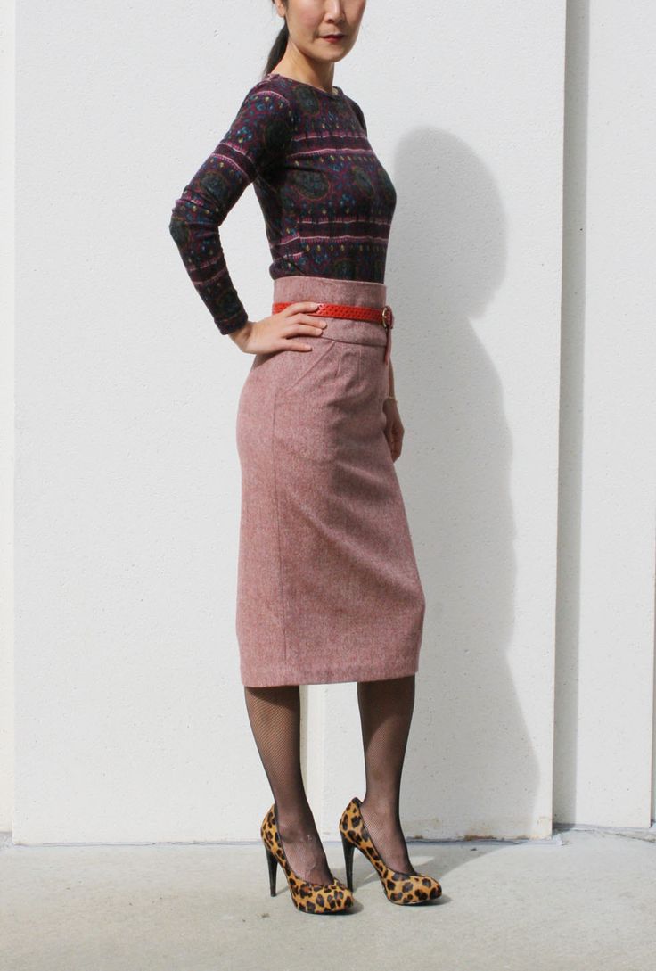 "Popular Wool High Waist Pencil Skirt in red tweed is finally here Brunch with friends, meetings at office or night out this skirt fits right in Flattering below the knee length makes it polished look while waist band sitting high on your waist makes your legs long and lean It is made of high quality red tweed wool with hint of stretch This slim winter skirt is constructed meticulously in tailor fit each size Wardrobe staple piece through all year round -Long and lean silhouette -Tailored Fit -D Pencil Skirt Outfits Winter, Straight Midi Skirt, Eclectic Outfits, High Waist Pencil Skirt, Skirt Office, Skirt Winter, Skirt Straight, Long Pencil Skirt, Skirt Wool