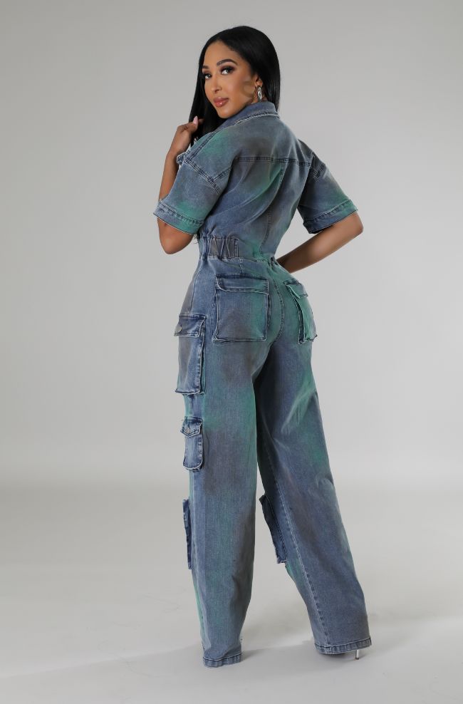 Non-stretch jumpsuitDenimCollarShort sleeveButton closurePocketsWide-legInseam is 32 inches69% Cotton29% Polyester2% SpandexHand wash coldModel is wearing a smallMODEL STATSHeight: 5.5"Bust:32" / Waist:26" / Hips:41" Living In Jamaica, Daphne Dress, Strapless Corset, Stretch Dress, Luxury Items, Strapless Dress, Jumpsuit, Spandex, Wardrobe