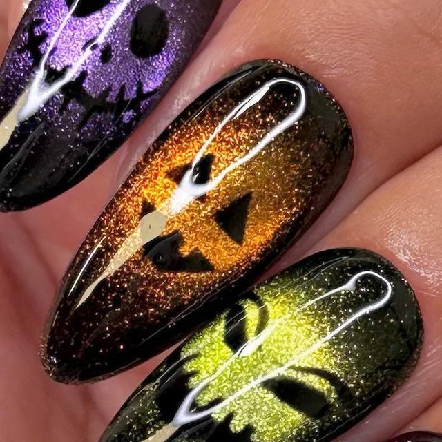 Halloween Nail Designs Cat Eye, Cat Eye Halloween Nail Art, Cat Eye Nail Halloween, Halloween Nails Magnetic, Cat Eye Spider Nails, Spooky Eyes Nails, Cat Eye Effect Nails Halloween, Halloween Magnetic Nails, Halloween Cat Eye Nail Art