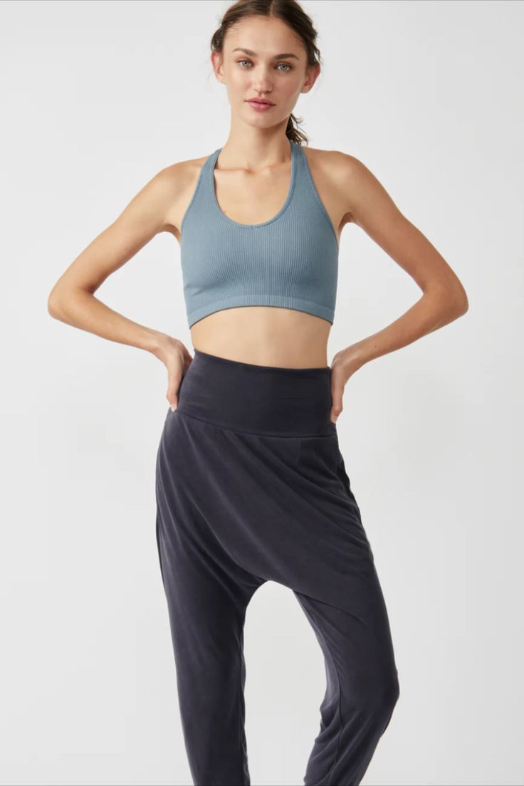 Ultra soft with a luxe feel, these relaxed harem pants have subtly cinched details at the ankle for a femme touch. This product was made with Eco-Conscious Design: It contains at least 50% of a certified eco-conscious fiber or process. $88.00 - Click to shop!! Comfy Leggings, Joah Brown, Shiny Leggings, Yoga Activewear, Spiritual Gangster, Yoga Clothes, Second Skin, Yoga Pants, Harem Pants