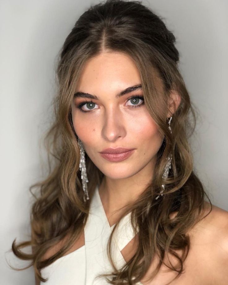 Bridesmaid Hairstyles Fine Hair Down, Half Up Half Down Hair Front View, Formal Half Up Half Down Hairstyles, Diamond Face Hairstyle, Graduation Hair, Bridal Glam, Guest Hair, Bridesmaid Ideas, Grace Elizabeth