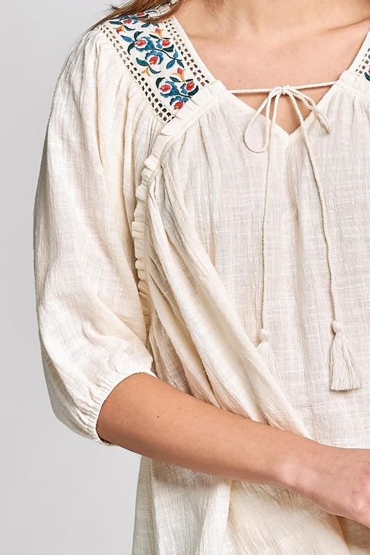 Peasant Embroidered Top Womens Western Tops, Night Out Looks, Satin Tops, Casual Cotton Top, Embroidered Cotton Top, Low Cost Wedding, Peasant Shirt, Fashion Terms, Western Tops