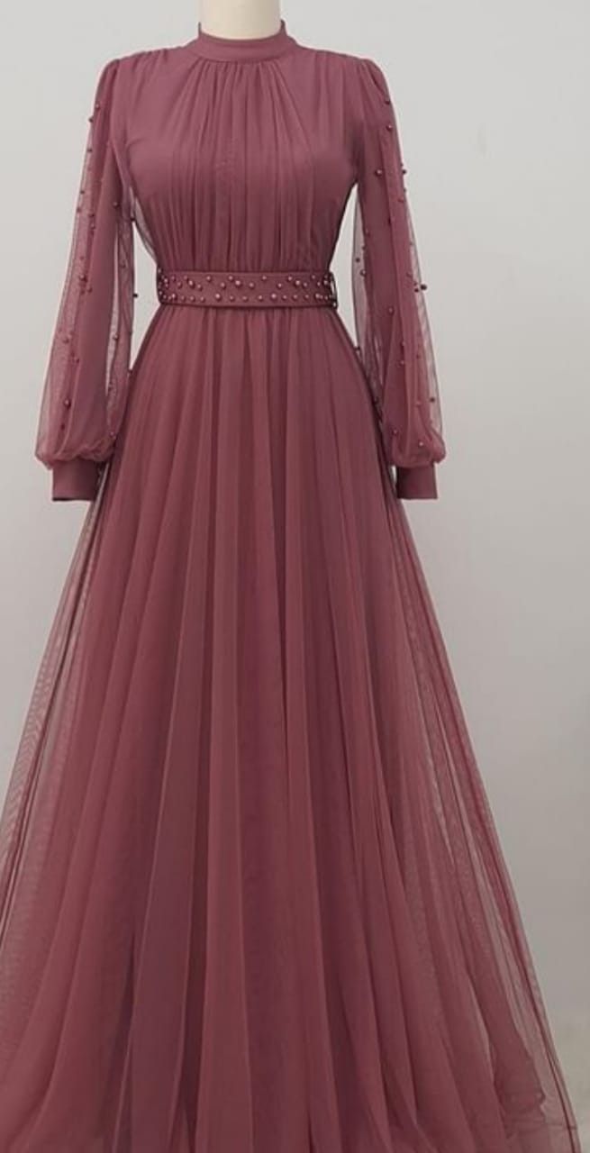 Prom Dress High Neck, Muslim Prom Dress, Simple Long Dress, Pretty Dresses Casual, Party Wear Gowns, Stylish Gown, Long Frock Designs, Long Gowns, Girls Long Dresses