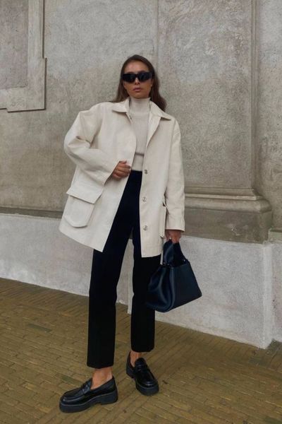 If you want some inspiration on how to wear your chunky loafers, here are five chunky loafer outfits I think you will love. Office Outfit With Sneakers, Loafers Outfits, Loafer Outfits, Outfit Mit Blazer, Loafers Outfit, Blazer Outfit, Looks Street Style, Mode Ootd, Modieuze Outfits