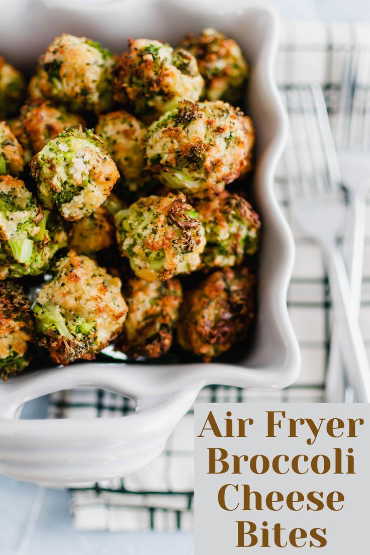 close up of air fryer broccoli cheese bites Brocoli And Cheese, New Years Eve Appetizers, Broccoli Cheddar Bites, Party Munchies, Broccoli Cheese Bites, Air Fryer Broccoli, Broccoli Bites, Appetizers Healthy, New Year's Eve Appetizers