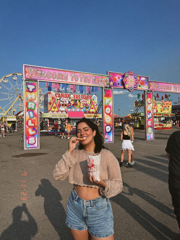 State Fair Outfit Ideas Summer, Fair Outfit Summer, Carnival Date Outfit, Fair Outfit Ideas Carnival Summer, Summer Fair Outfit, Fair Outfit Ideas Carnival, State Fair Outfit Ideas, State Fair Outfits, Hair Inspo Short