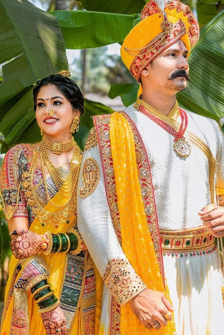 Wedding Look Maharashtrian, Wedding Looks Maharashtrian, Bride And Groom Maharashtrian Wedding Outfit, Royal Marathi Wedding Look, Maharatrian Wedding Outfit, Maharashtrian Couple Wedding Look, Marathi Wedding Outfit, Yellow Nauvari Saree Brides, Sakharpuda Maharashtrian Look