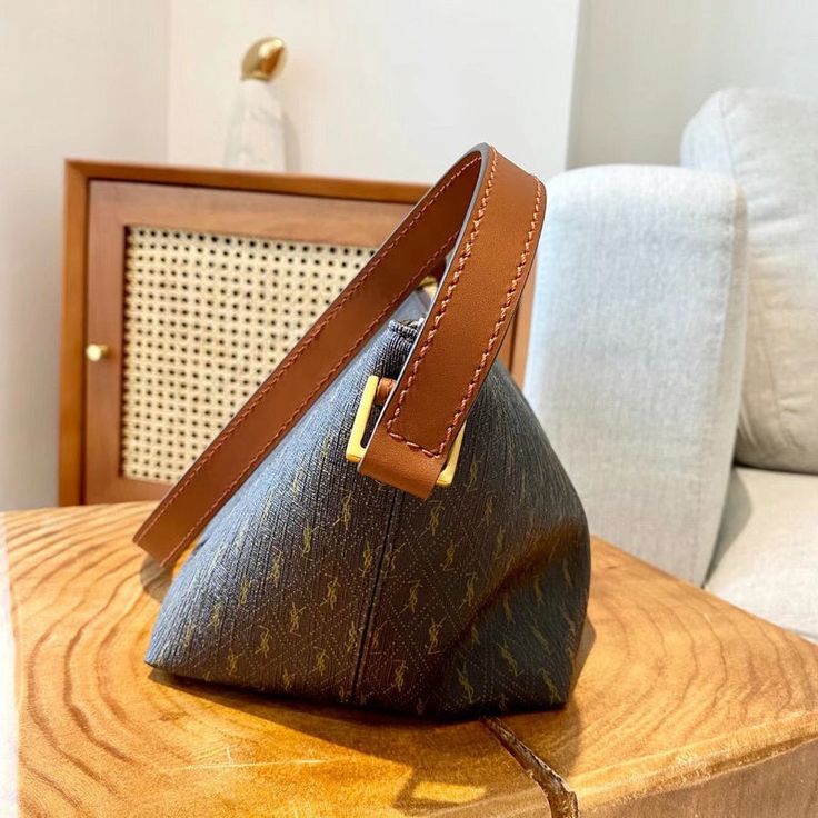 Size: 36cm*14cm*14cm It comes with Dust box, Care manual, Tag, and Paper bag. Luxury Backpack, Luxury Clutch, Luxury Crossbody, Tote Backpack, Small Bags, Crossbody Shoulder Bag, Evening Bags, Backpack Bags, Bucket Bag