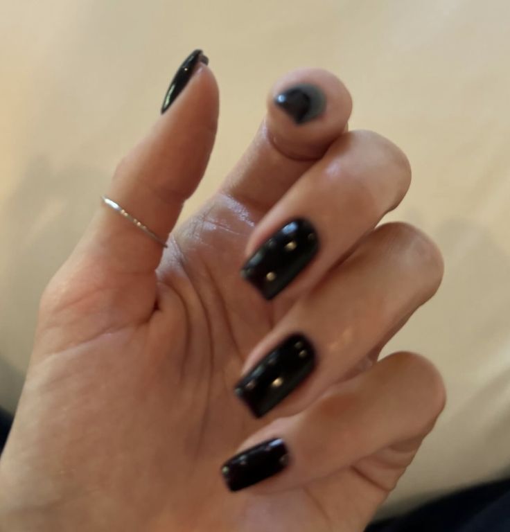 Kylie Jenner Black, Jenner Nails, Kylie Jenner Nails, Kylie Jenner Lipstick, Dark Eyeshadow, Kylie Jenner Makeup, Glamour Nails, Nails Black, Dark Lips