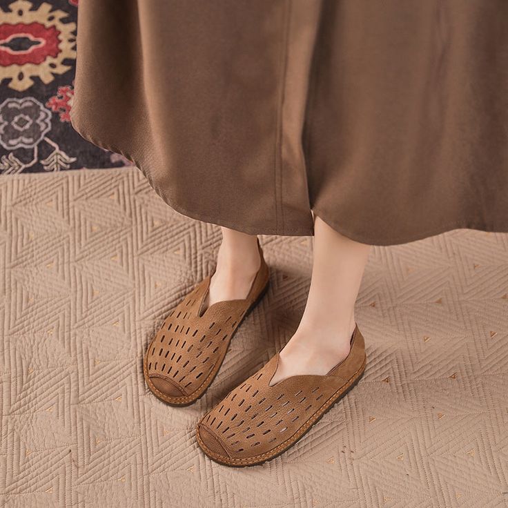 These loafers are designed in a timeless, minimal silhouette, so you'll be sure to wear them often. Made from soft leather, soft bottom that ensure all-day comfort. Wear yours with tailoring and denim alike. Color: Grey/KhakiMaterial: Top layer leatherLining: No, Just cow leather the other sideInsole: Genuine leatherSole: RubberHeels: 2Cm/0.79"Weight: 0.2kg Each Shoes Fit: Medium to Wide, Runs Normal.Origin: Made in China Production Time: About 3-5days (Any exceptional case will email you, Pleas Mori Girl Fashion, Oxford Boots, Slip On Loafers, Mori Girl, Comfort Wear, Western Cowboy Boots, Flat Boots, Grey Khakis, Color Khaki