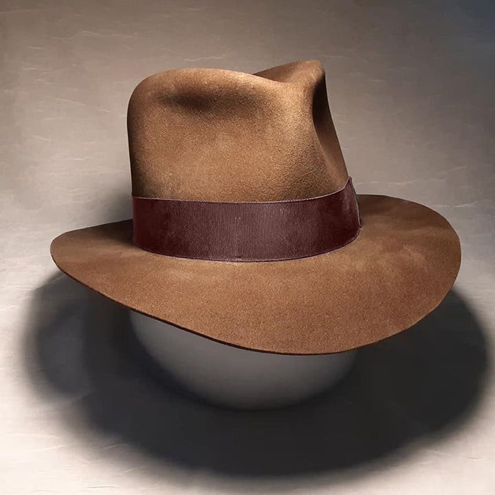 Indiana Jones Fedora – sweetearing Rugged Hunting Hat With Curved Brim, Rugged Flat Brim Hunting Hat, Classic Brown Hat With Flat Crown, Classic Brown Fedora With Flat Crown, Vintage Brown Fedora Panama Hat, Vintage Brown Wide Brim Panama Hat, Vintage Curved Brim Hat For Travel, Vintage Brimmed Travel Hat, Vintage Adjustable Fedora In Solid Color