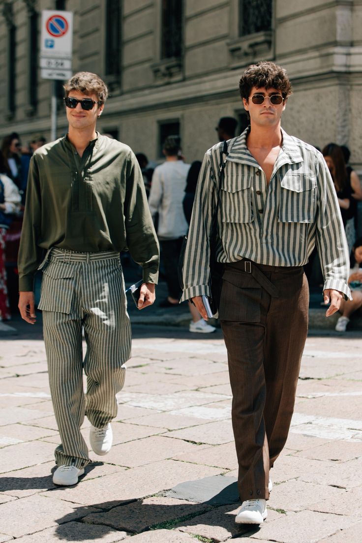 The Best Street Style from Milan Fashion Week Men's Photos | GQ #streetfashiontrends Milan Fashion Week Men, Milan Men's Fashion Week, Fashion 90s, Big Men Fashion, Mens Fashion Urban, Best Mens Fashion, Mens Fashion Week, Mens Fashion Classy, Jake Gyllenhaal