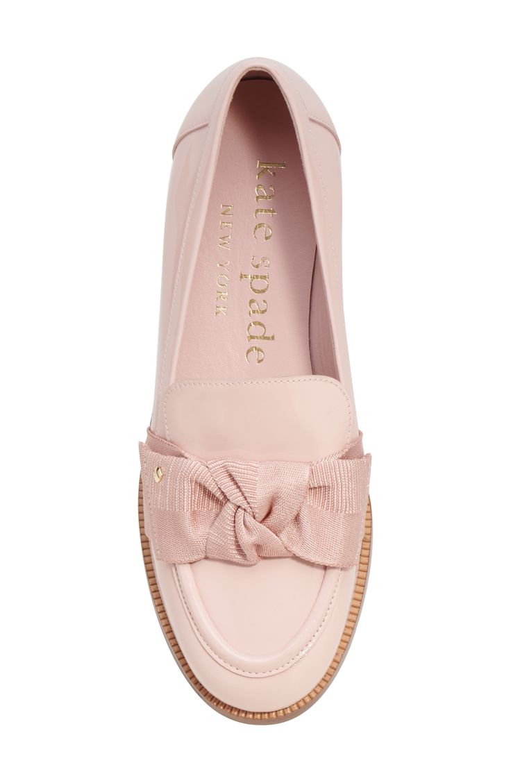 Modern Classic Outfits For Women, Trendy Pink Flat Loafers, Classic Pink Loafers With Round Toe, Pink Loafers Outfit, Comfortable Shoes For Work, Pink Leather Flat Heel Loafers, Classic Pink Slip-on Loafers, Luxury Pink Leather Loafers, Women Loafers