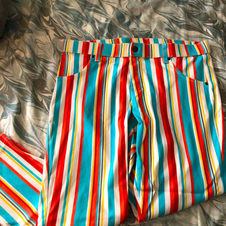 Hue Colorful Stripe Jeggings Super Stretchy. Pull-On. Non Functional Front Pockets Functional Back Pockets Comfy! Tried On, But Never Worn Out. Fun Multicolor Cotton Pants, Fun Multicolor Pants For Spring, Fun Multicolor Spring Pants, 80's Clothes, 80s Outfit, Jim Carrey, Jean Jeggings, Colored Pants, Bright Colored